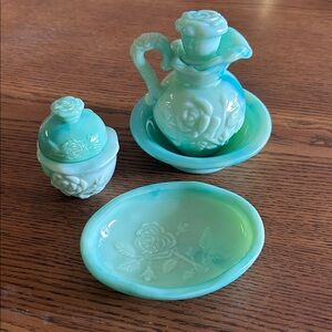 Vintage Avon Jadeite swirled slag glass pieces